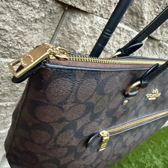 Coach Brown and Black Gallery Signature Tote Bag - Picture 4 of 16